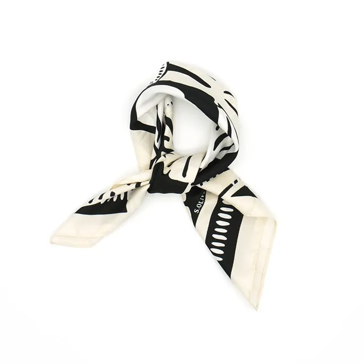 फ्लोरल प्रिंट टवील बंदना S042