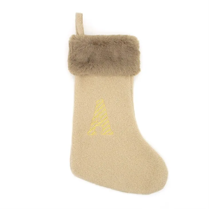 प्रारंभिक क्रिसमस स्टॉकिंग्स