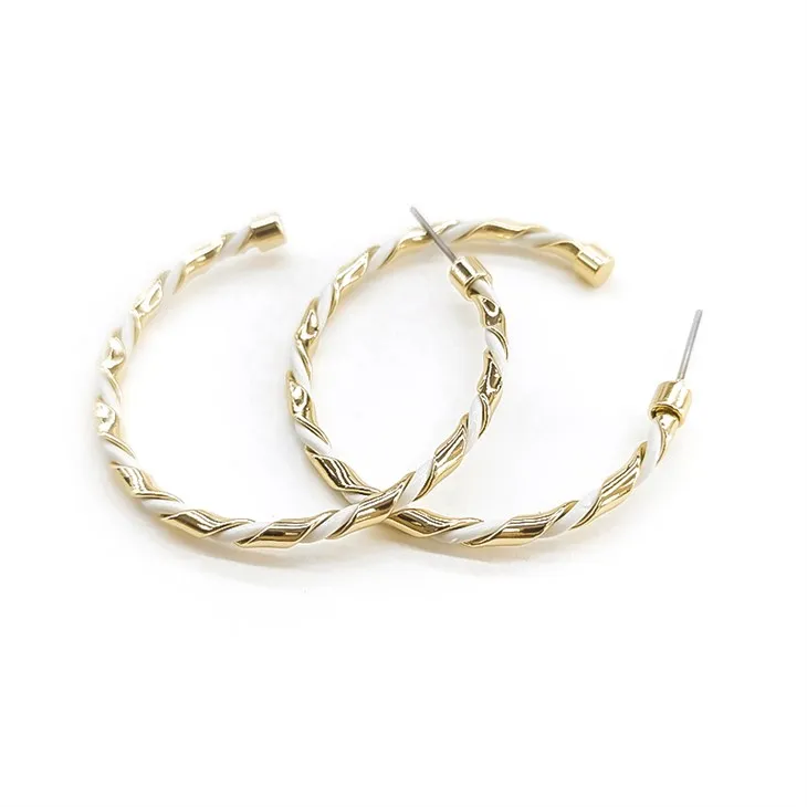 सोने की बनावट आकर्षण बाली